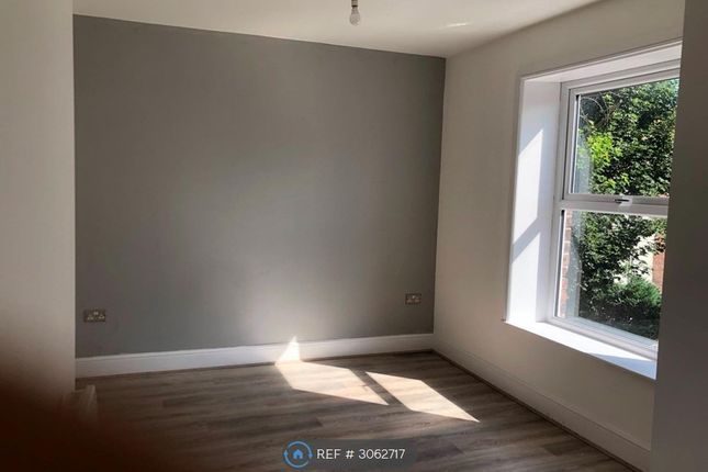 Flat, Crosby Road South, Liverpool photo 4