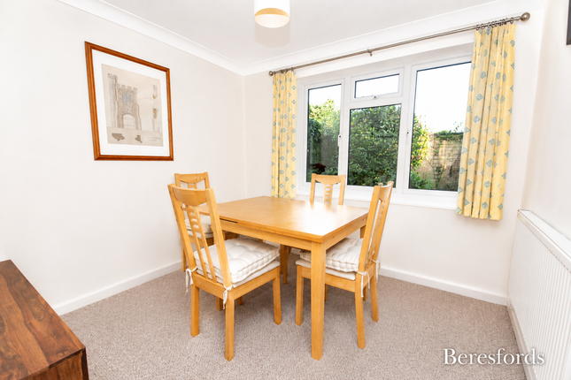 4, Magwitch Close, Chelmsford photo 4