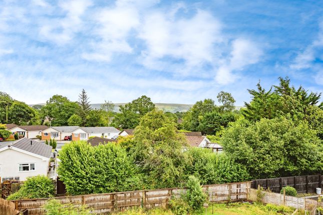 4, Clos Yr Afon, AMMANFORD photo 2