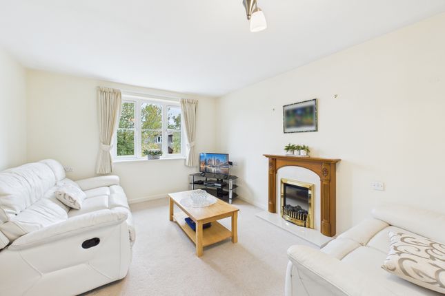 27 Hughenden Court, High Wycombe photo 2