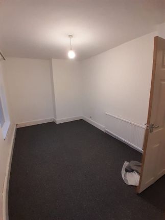 11 Brook Street East, Wellingborough photo 4