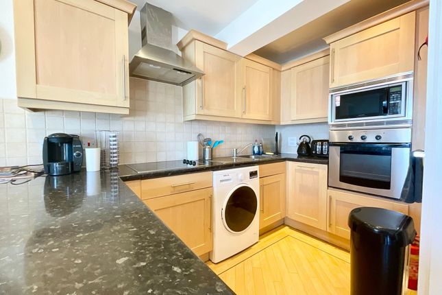 Flat 22, Royal Sands, Scarborough photo 3