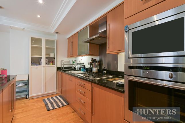 Apartment 7, 4 Town Meadow, Brentford photo 4
