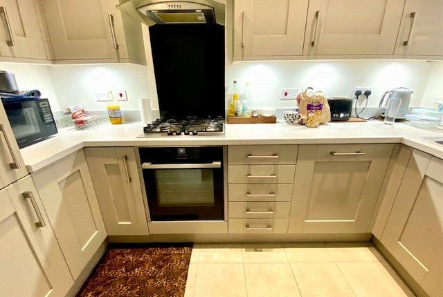 11, Bargain Close, Southampton photo 3