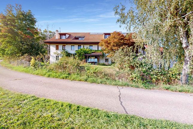 Thumbnail Villa for sale in Surpierre, Canton De Fribourg, Switzerland