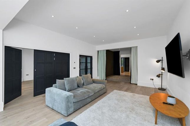 7 Magdala Road, Nottingham photo 2