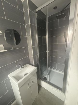 238 oldham road, lydgate, oldham photo 4