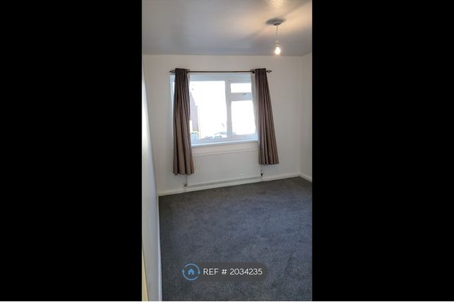 Flat to rent in Coppice Way, London