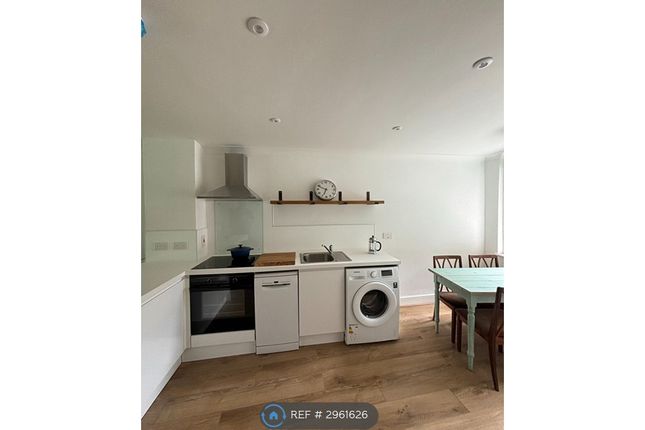 Chester Crescent, London photo 4