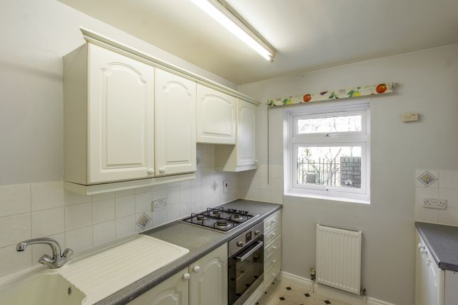 75, King Arthur Drive, Yeovil photo 4