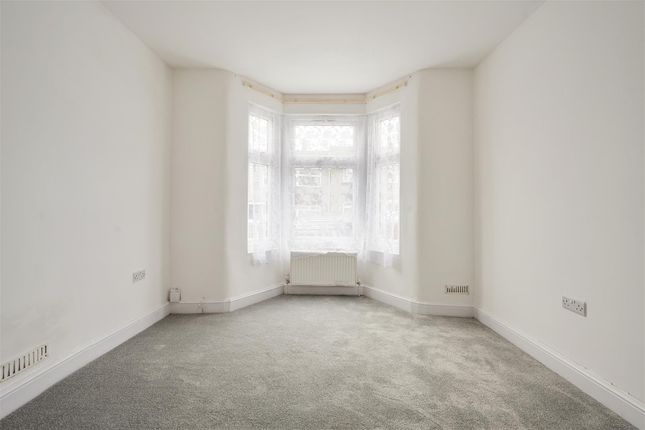 47, Carlton Road, Walthamstow photo 2