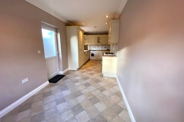 5, The Brecks, ATTLEBOROUGH photo 3