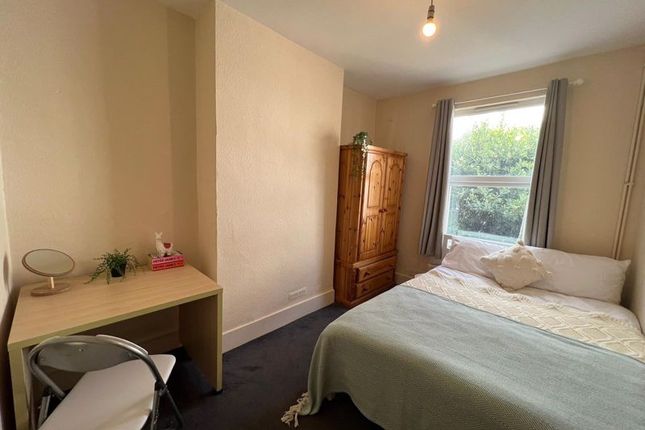 Terraced house to rent in St. Martins Street, Brighton