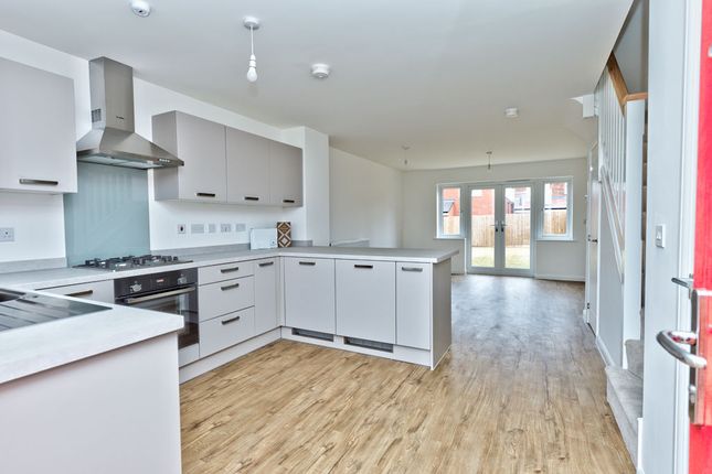 44, White Bryony Way, Telford photo 4