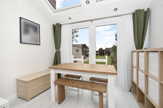 32, Lowther Grove, Leeds photo 3