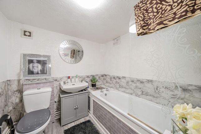 12A,, Pier Road, Gravesend photo 4