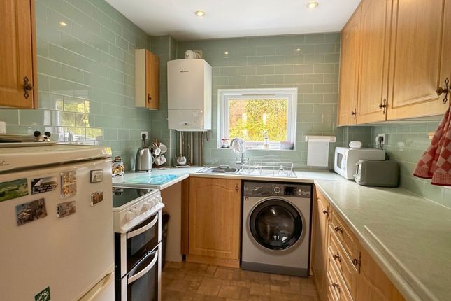 Flat 17, Ravenscourt, Harrogate photo 3