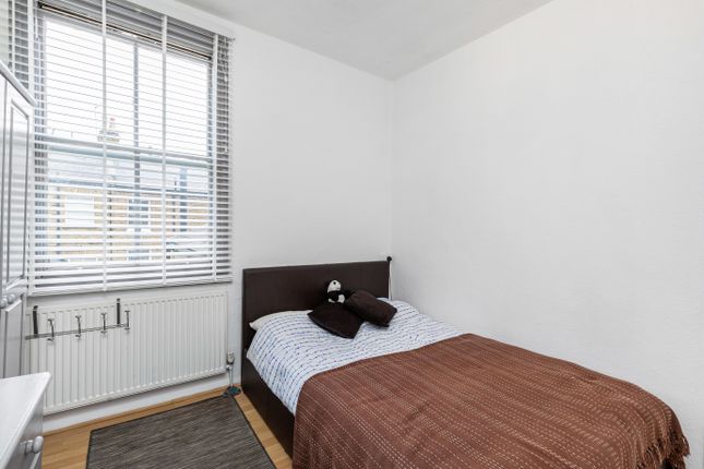 Flat for sale in Shorrolds Road, Fulham, London