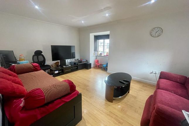 68, MILTON KEYNES photo 4