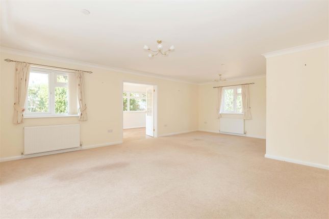14a, Seldens Way, Worthing photo 2