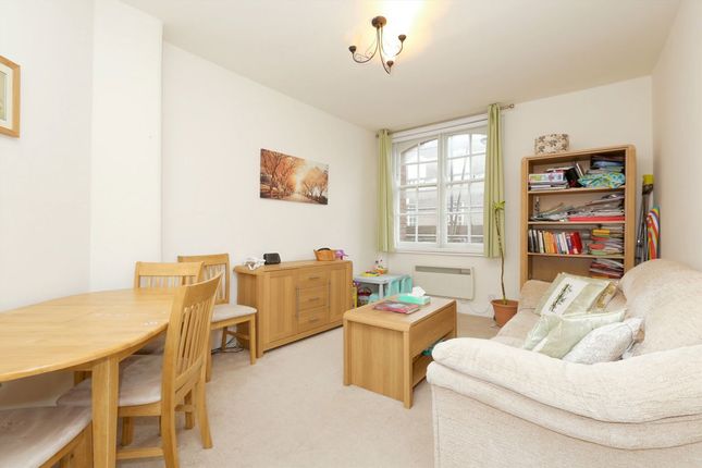Flat 37, Queen Alexandra Mansions, Judd Street, London photo 2
