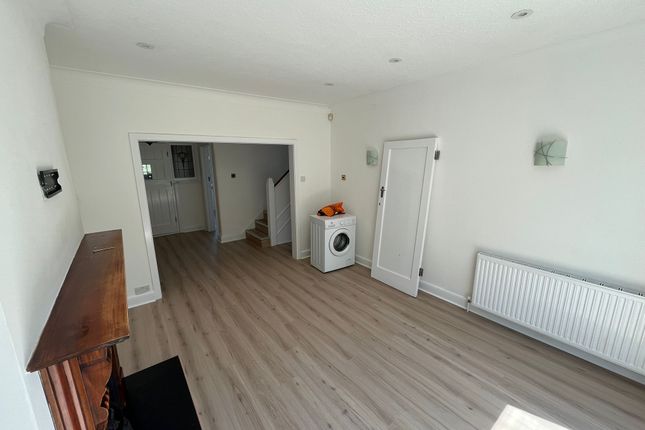 146, Westpole Avenue, Barnet photo 4