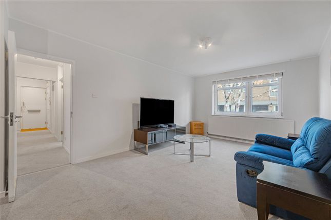 42, Chester Close South, London photo 2