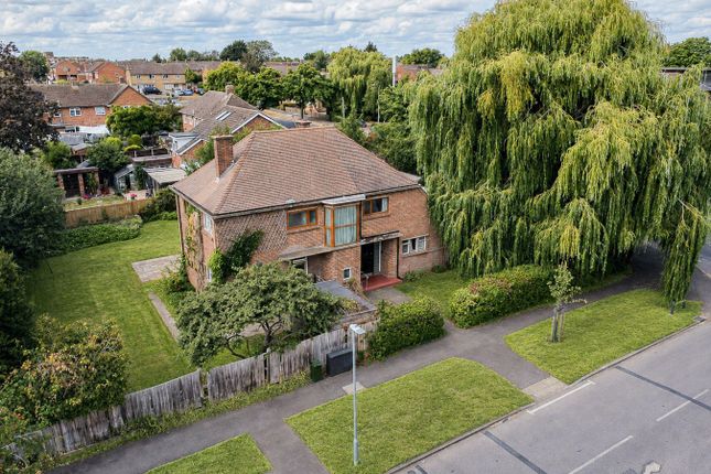 148, Grange Road, Letchworth Garden City photo 2