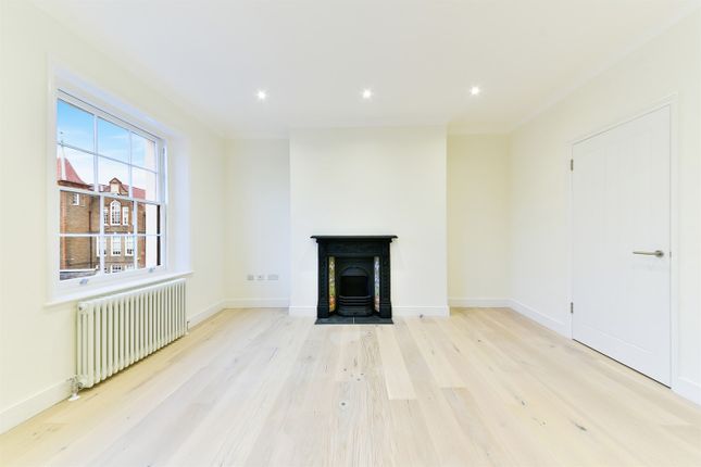 Thumbnail Flat to rent in Lamont Road, London