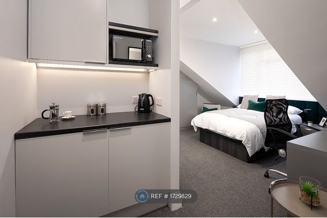 Room to rent in Castle Street, Wellingborough