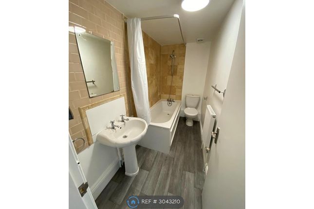 Flat, Marlborough Avenue, Hull photo 5