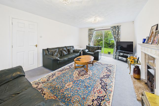 17, The Copse, Hemel Hempstead photo 3