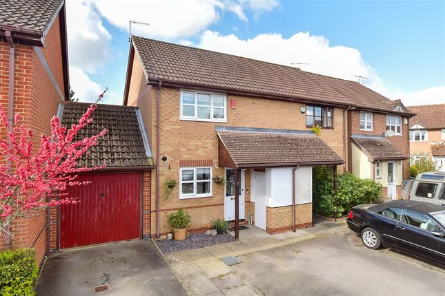 2-bed house on Hardy Close, Horley, £400,000