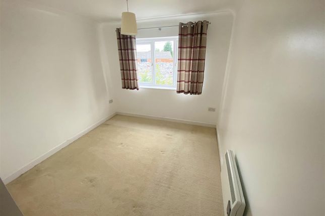 Flat 3, Aysgarth Place, Hut Green, Eggborough photo 5