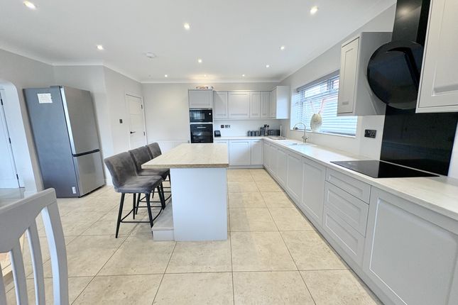 68, Warbreck Hill Road, North Shore photo 2
