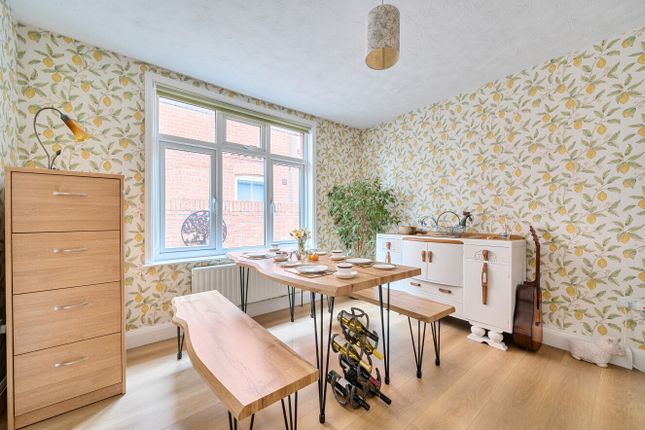 399, Fair Oak Road, Hampshire photo 4