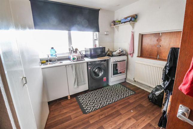 28, Willowfield, Harlow photo 4