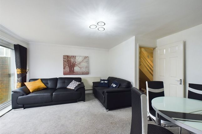 19, Willowherb Walk, Romford photo 4