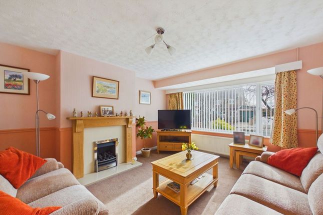6, Holmstead Avenue, Whitby photo 2
