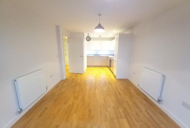 Flat 95 Crossways, Windsor Road, Slough photo 4