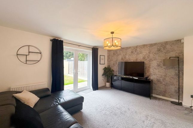 46 Ravensworth Road, Gateshead photo 2