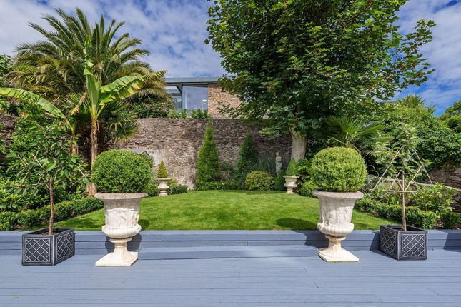 George House, Clarence St, Dartmouth_Garden