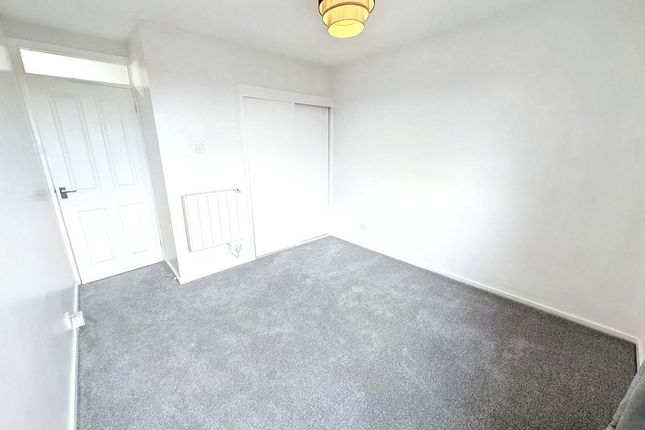 25, Winshields, Cramlington photo 4