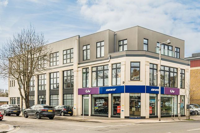 2-bed flat on Flat 2, 111A, Heath Road, Twickenham, £399,999