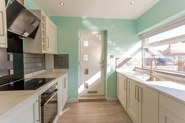 41 Ashley Park Crescent, York photo 2