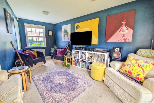 5, Saxon Way, Bedford photo 2