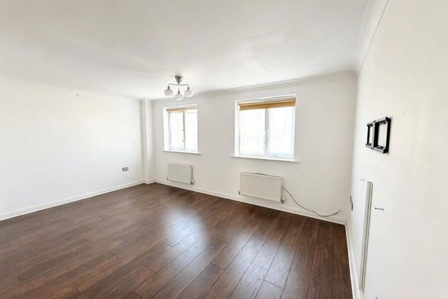 45 Nightingale Crescent, Romford photo 5