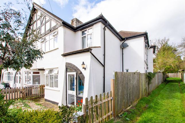 End terrace house for sale in Sunray Avenue, Bromley