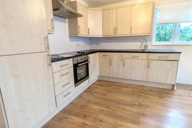 Tolpits Lane, Watford photo 3