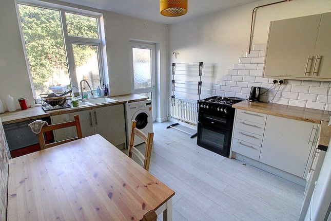 2, Bank Terrace, Barwell photo 3